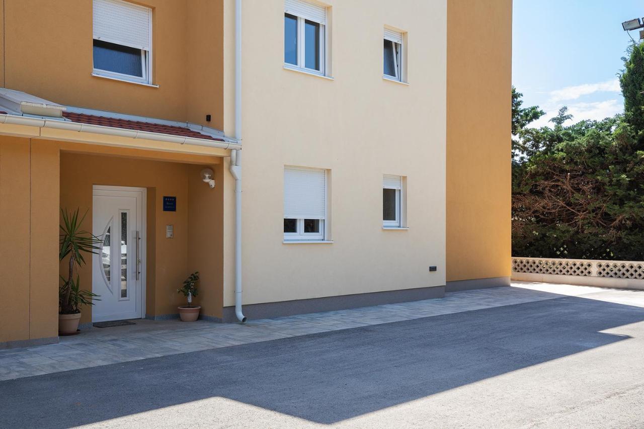 Apartment J&E Медулин Екстериор снимка